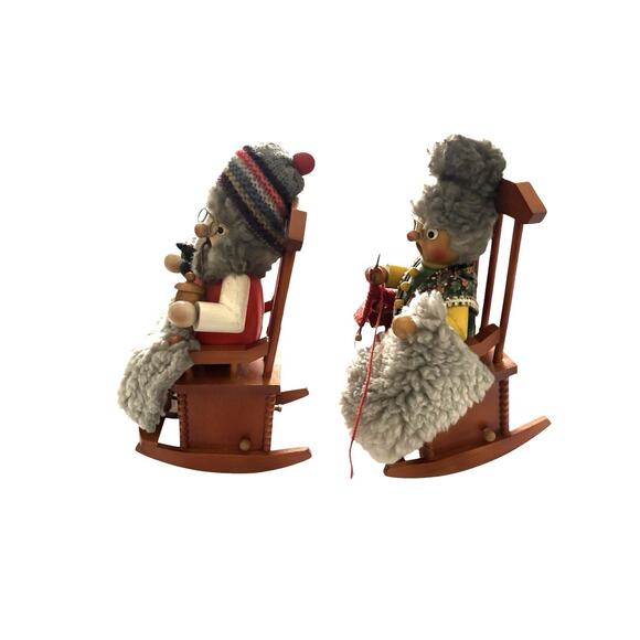 Steinbach Volkskunst Smoker Grandma & Grandpa Rocking Chair Music Boxes Set - Picture 4 of 6